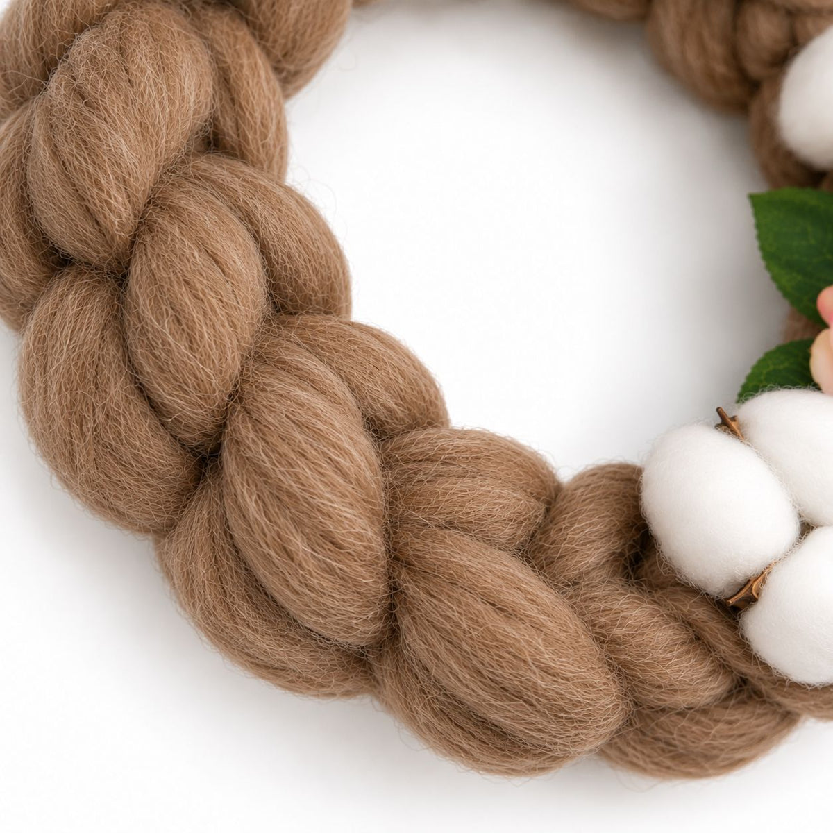 Coroniță decorativă din lână merinos – Bej cu flori de primăvară