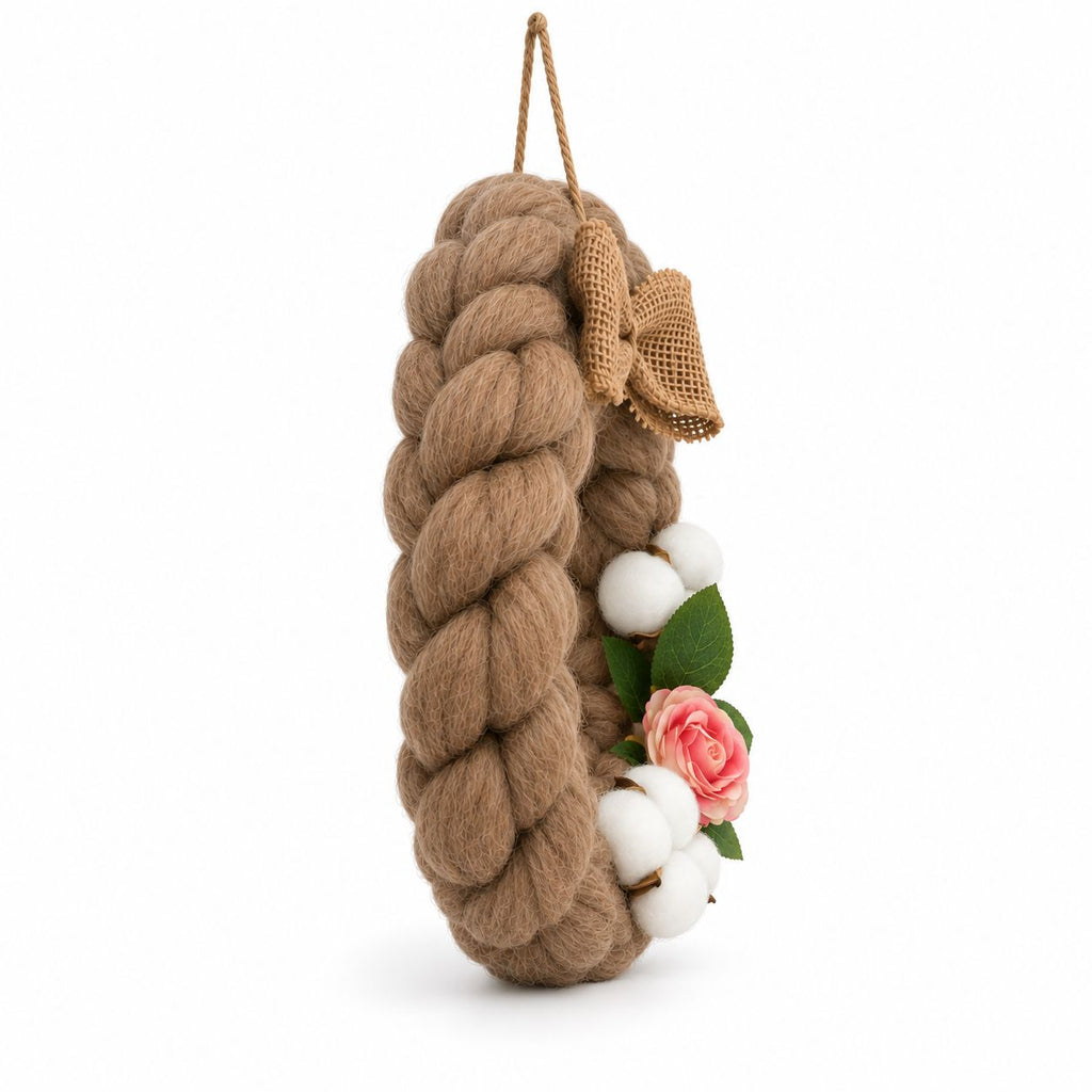 Coroniță decorativă din lână merinos – Bej cu flori de primăvară